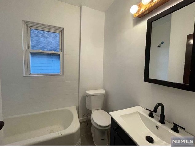 289 Elm Ave #1, Bogota, NJ 07603