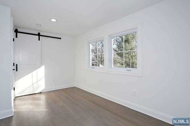 325 Liberty Ave, Hillsdale NJ  07642-2424 exterior