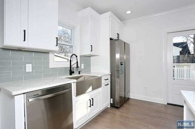 325 Liberty Ave, Hillsdale NJ  07642-2424 exterior