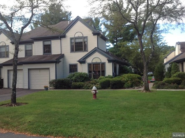 187 Mabie Ct, Mahwah, NJ 07430