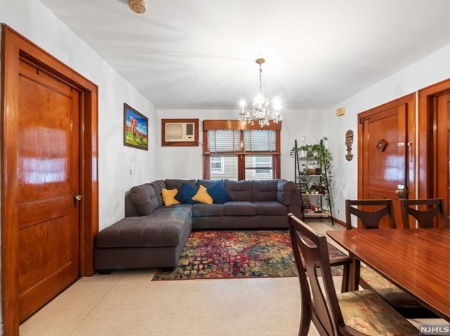 70 Stein Ave, Wallington, NJ 07057-1533