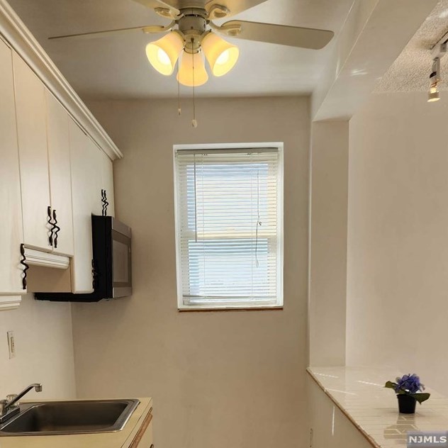 19-31 Lyons Ave #612, Newark, NJ 07112