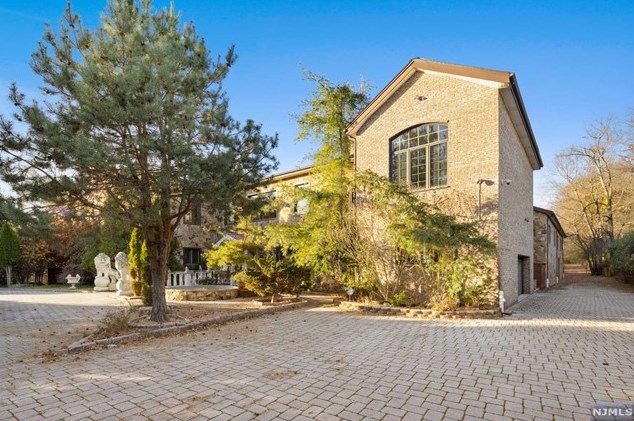 108 Old Tappan Rd, Westwood, NJ 07675