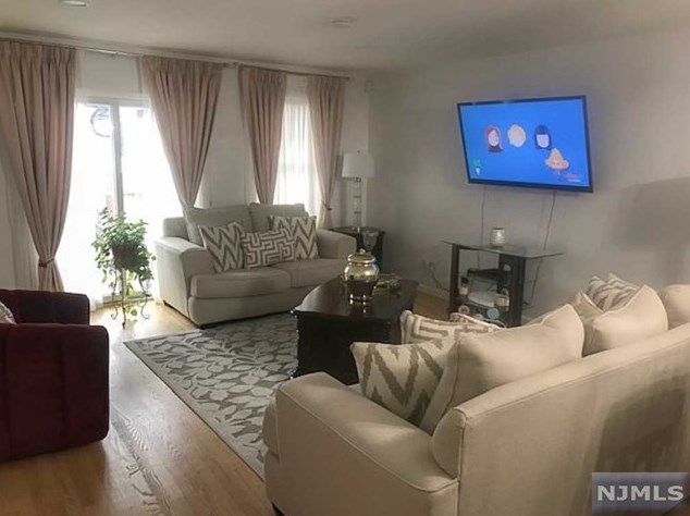 154 Mcadoo Ave, Jersey City, NJ 07305