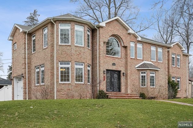 206 Lozier Terrace, River Edge, NJ 07661
