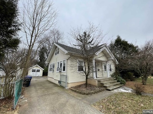 110 Tenafly Rd, Tenafly, NJ 07670