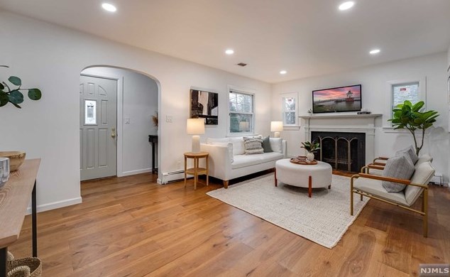 313 Concors Pl, N Milford, NJ 07646