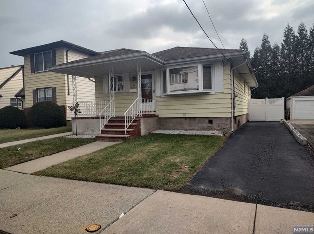 36 Lizette St, Outwater, NJ 07026