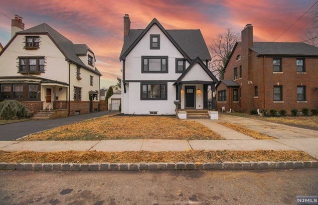 20 Lloyd Pl, Belleville, NJ 07109