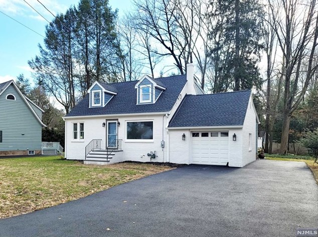 24 Harriot Ave, Harrington Park, NJ 07640