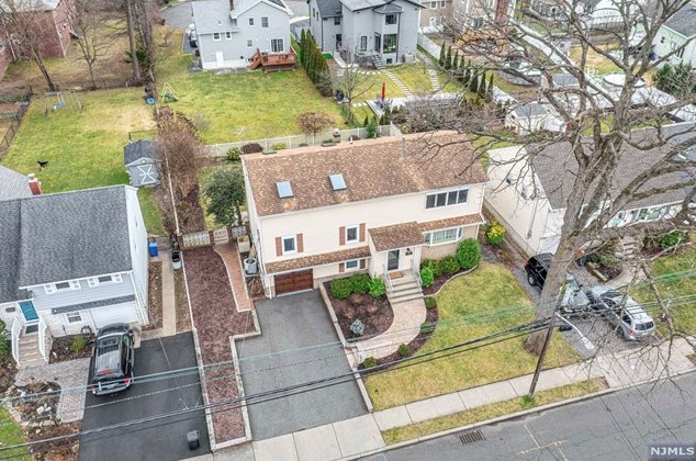 16 Harvey Ave, Rochelle Park, NJ 07662