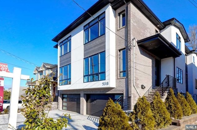53 W Columbia Ave #b, Palisades Park, NJ 07650