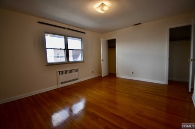 166 Morningside Ln, Palisades Park NJ exterior