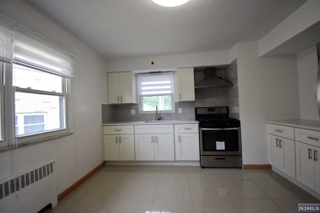 166 Morningside Ln, Palisades Park NJ exterior