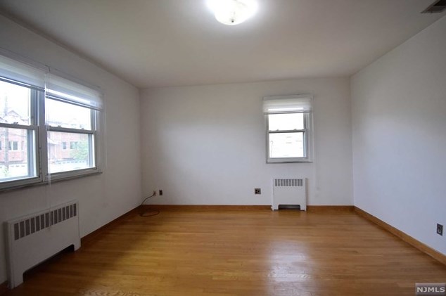 166 Morningside Ln, Palisades Park NJ exterior