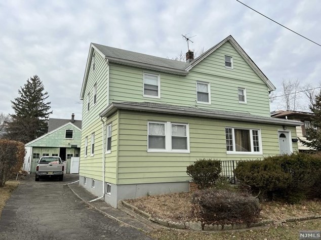1092 Summit Ave, Teaneck, NJ 07666