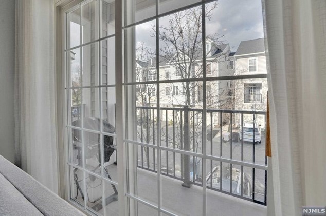 176 Winchester Ct, Clifton, NJ 07013-2676