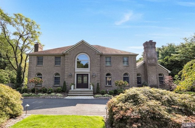 1096 Franklin Lake Rd, Franklin Lakes, NJ 07417