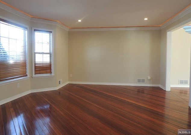 779 Livingston Ct, Paramus, NJ 07652
