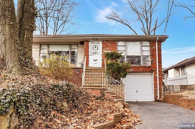 1347 Oleri Ter, West Fort Lee NJ  07024-5257 exterior