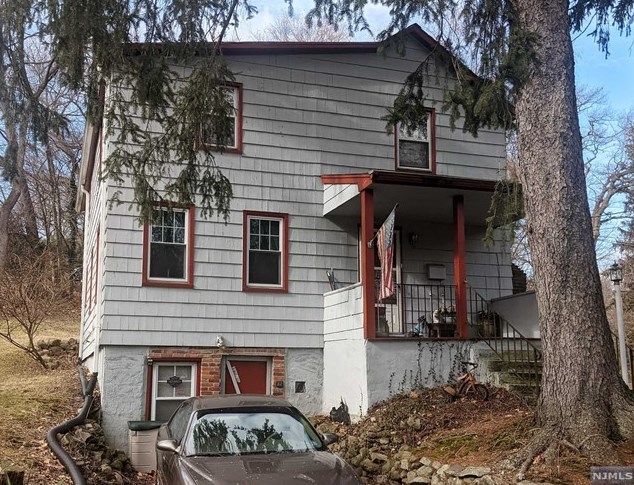 27 5th St, Park Ridge, NJ 07656-1910