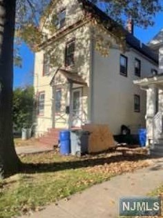 76 Gordon St, Ridgefield Park, NJ 07660