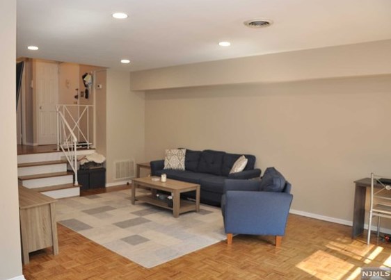 31 Upper Mountain Ave, Montclair, NJ 07042