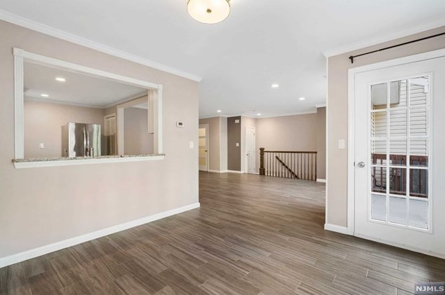 257 Village Circle Dr, West Fort Lee NJ 07024-2109 exterior