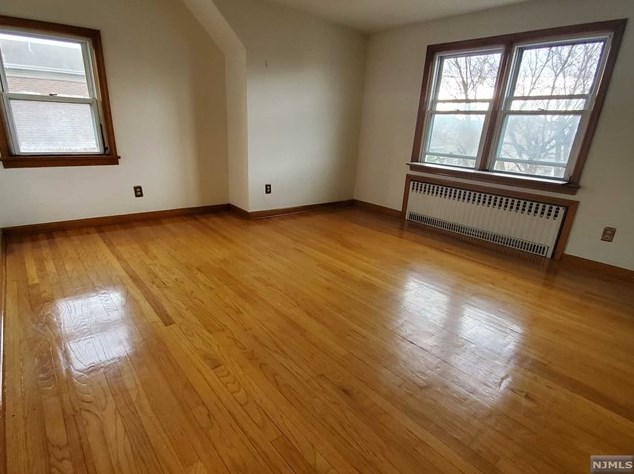 314 7th St, Saddle Brook, NJ 07663