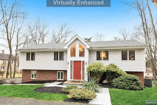 28 Smith St, Closter, NJ 07624