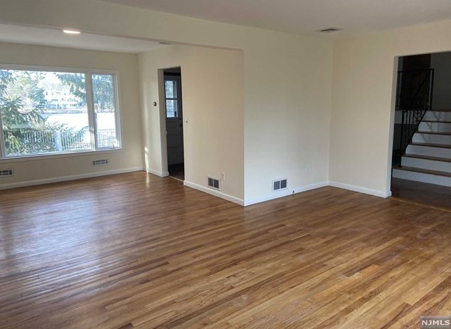 190 Sussex Rd, Westwood NJ  07676-4919 exterior