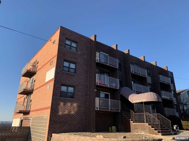 201 12th St #21, Palisades Park, NJ 07650