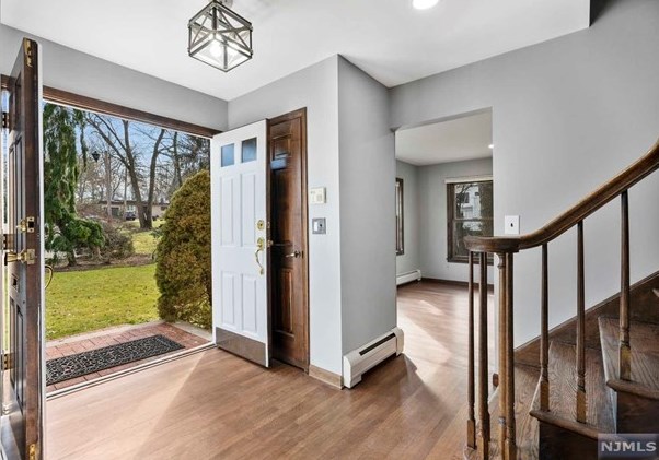 31 Evergreen Pl, Demarest, NJ 07627