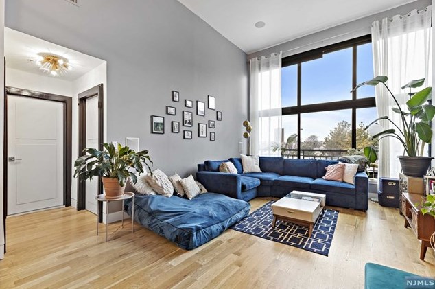 518-536 Gregory Ave #a421, Union City, NJ 07086