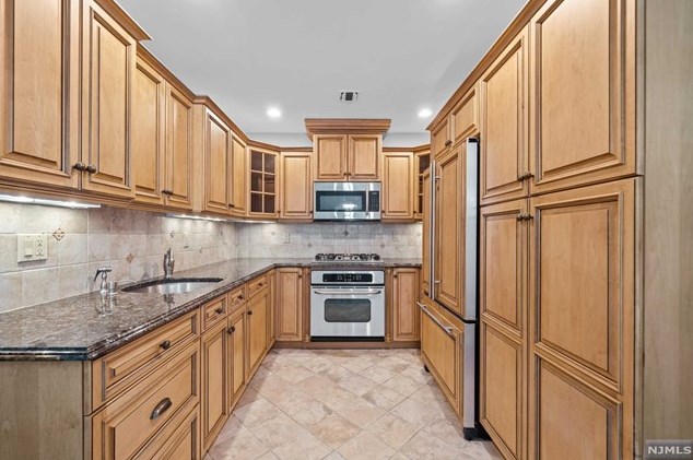 92 Hawthorne Ave #92, Park Ridge, NJ 07656