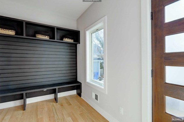 76 Passaic Ave, Rutherford NJ 07070-2059 exterior