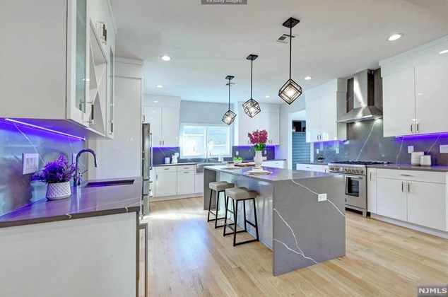 76 Passaic Ave, Rutherford NJ 07070-2059 exterior