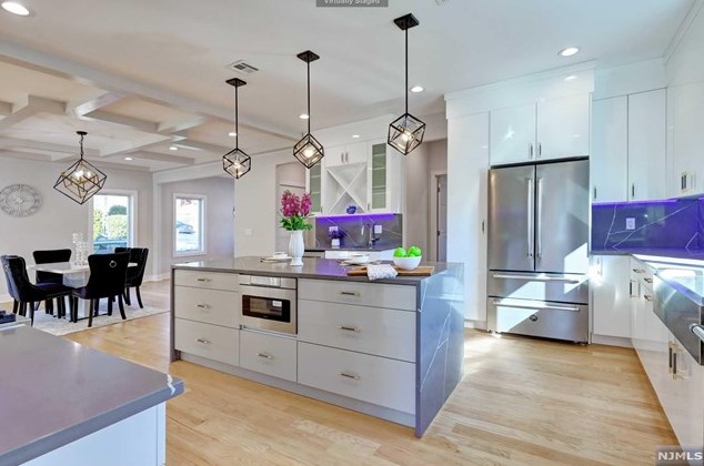 76 Passaic Ave, Rutherford NJ 07070-2059 exterior