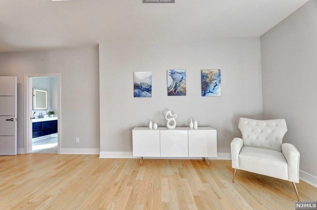 76 Passaic Ave, Rutherford NJ 07070-2059 exterior