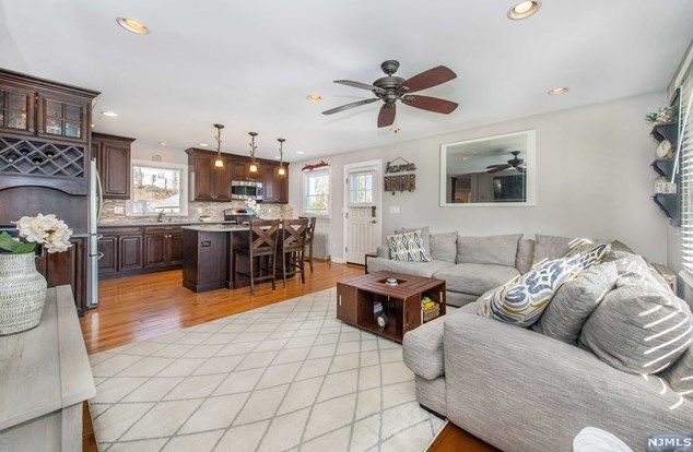 185 Spruce St, Midland Pk, NJ 07432-1134