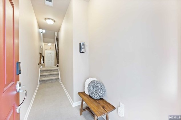 24 Dahlia Ln #24, Outwater, NJ 07026