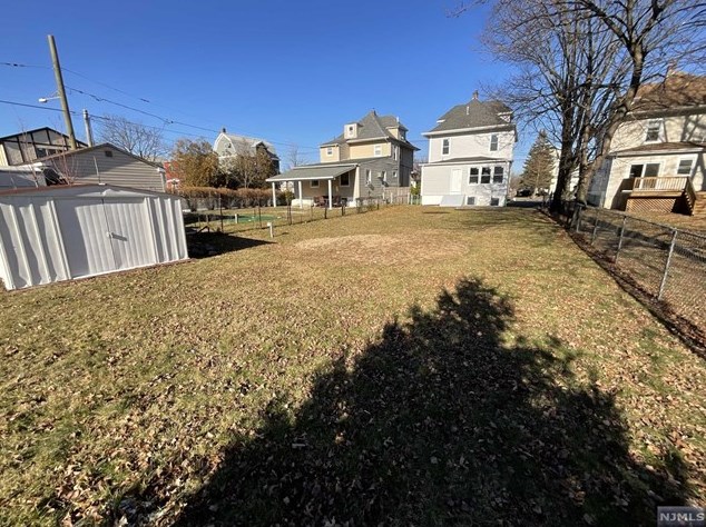 204 Fern Ave, Lyndhurst NJ  07071-2124 exterior