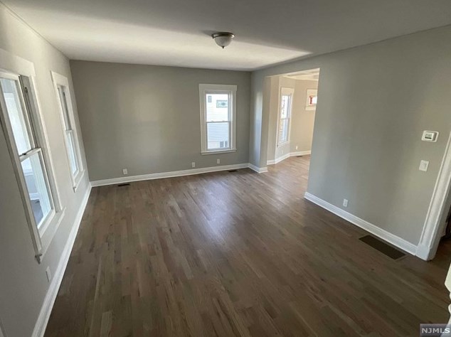 204 Fern Ave, Lyndhurst NJ  07071-2124 exterior