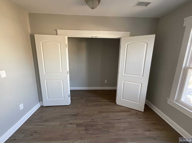 204 Fern Ave, Lyndhurst NJ  07071-2124 exterior
