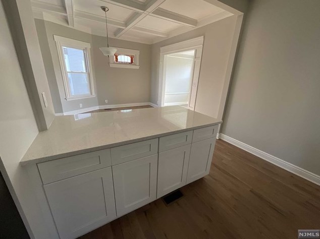 204 Fern Ave, Lyndhurst NJ  07071-2124 exterior