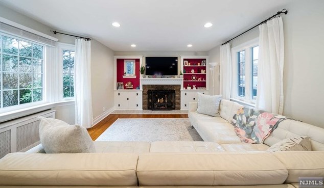 570 Linwood Ave, Ridgewood, NJ 07450