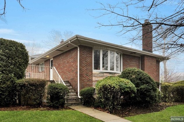 127 Chestnut St, Englewood, NJ 07631