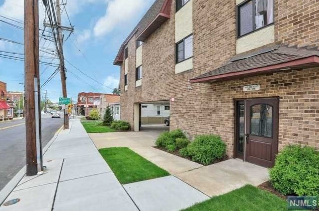176 Hackensack St Apt 1, Wood-Ridge, NJ 07075
