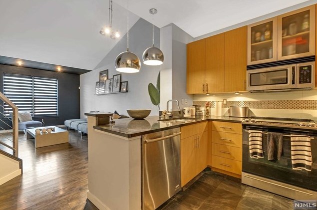 24 Ave At Port Imperial #413, West New York, NJ 07093