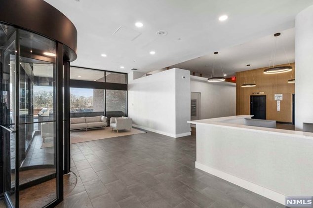 2 Executive Dr #916, West Fort Lee, NJ 07024